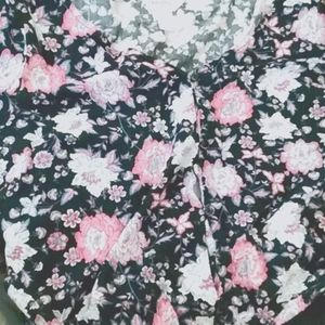 Arizona - Woman's Long Sleeve Floral Top